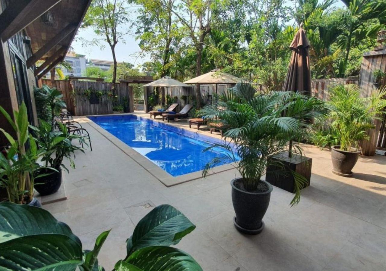 Three Little Birds Hotel Siem Reap Bagian luar foto